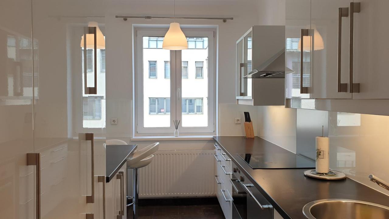 Wonderful 2-bedroom Belvedere Apartment Wien